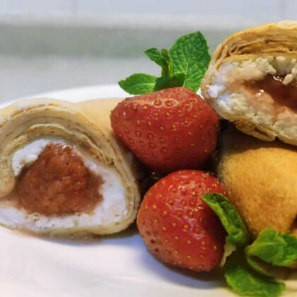 Блинчики с творогом и клубникой 8шт.